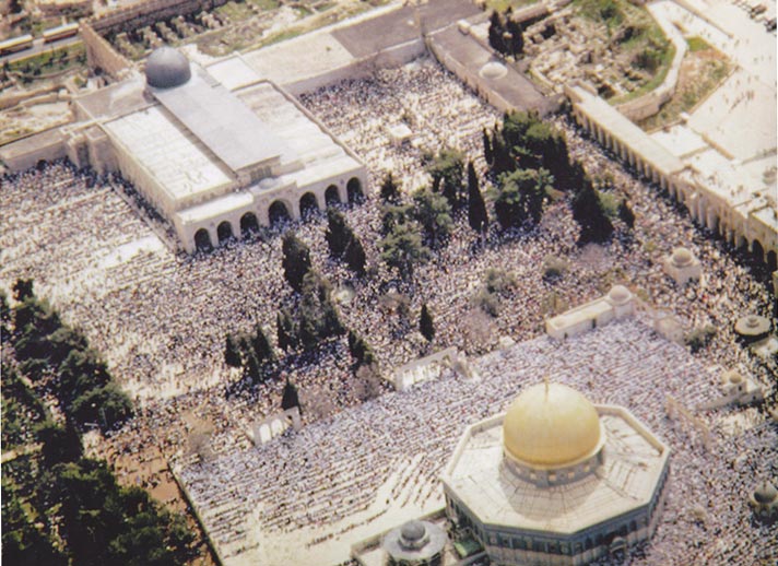 aqsa_full_people.jpg