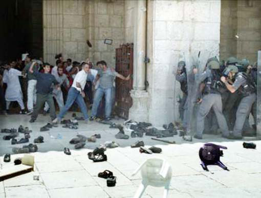 http://www.foraqsa.com/library/images/violations/of_aqsa/desacration/bloody/aqsa_intifada.jpg